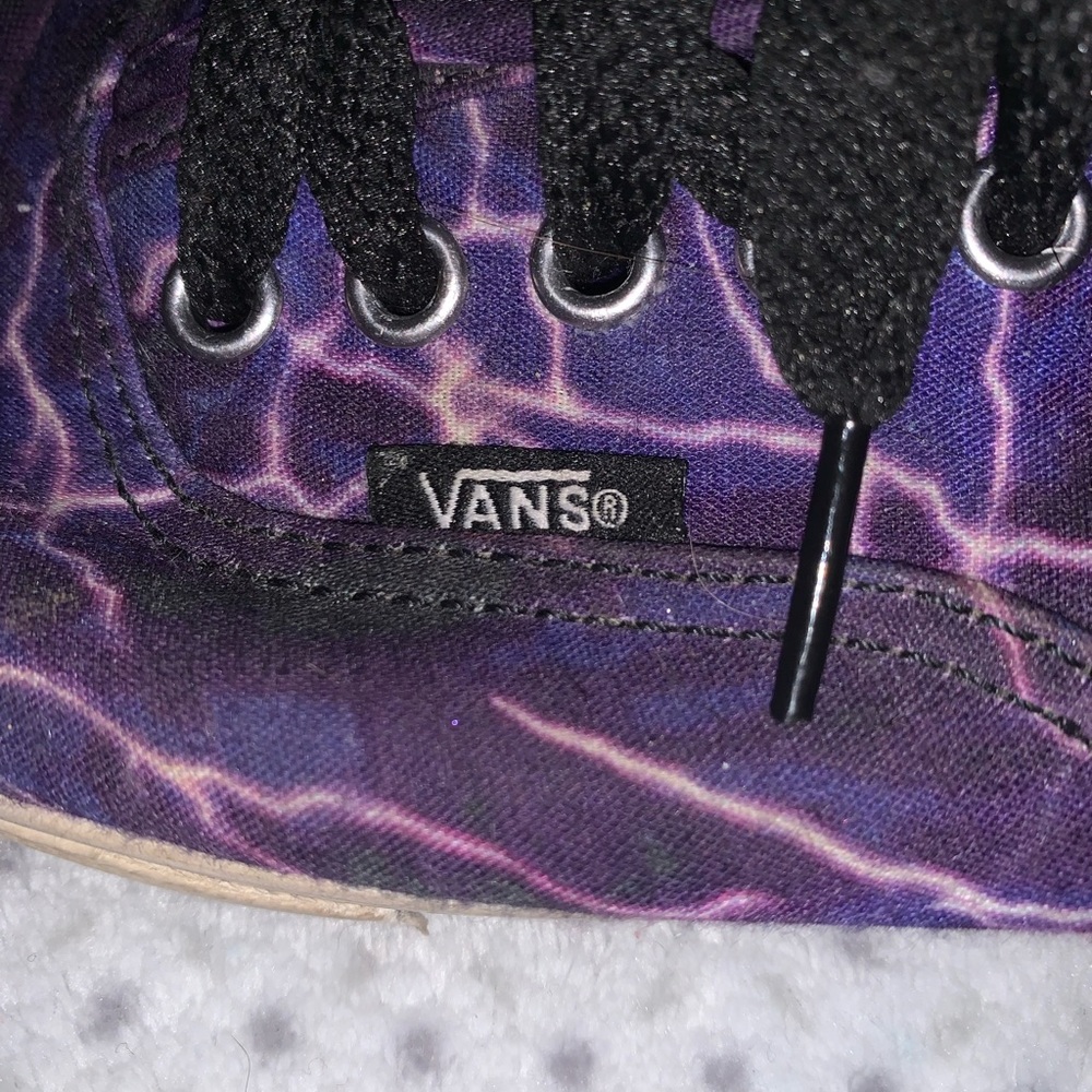 Lightning Vans - Picture 3 of 6